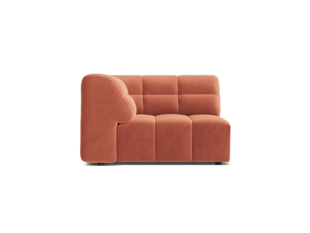 Eckmodul eines modularen Sofas in leichtem Beige mit Chenille-Bezug Eden, schwarzen Kunststoffbeinen und niedriger Rückenlehne.