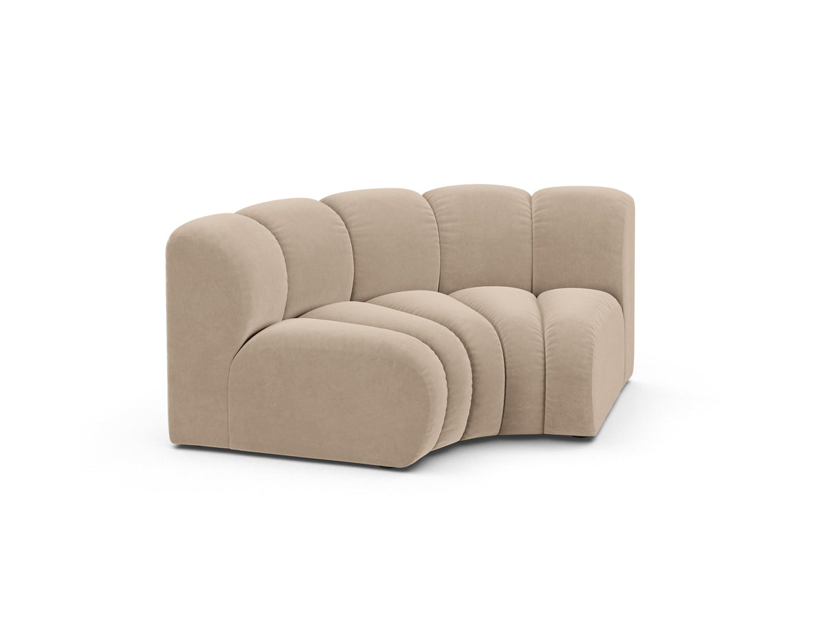 Produktfoto des Lupine Eckmoduls von Micadoni: modulares Sofa-Eckelement in leichtem Beige mit Venus-Samtbezug und schwarzen Kunststoffbeinen.