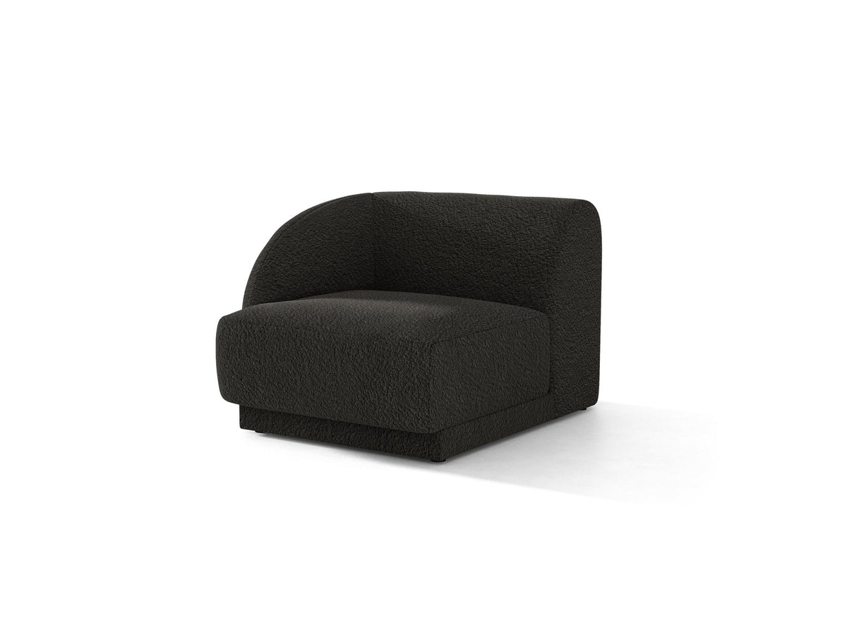 Dunkelbeiger Einsitzer aus der modularen Miley-Sofa-Serie von Micadoni, Bezug aus Bluvel-Stoff, schwarze Kunststofffüsse, kompakte quadratische Form.