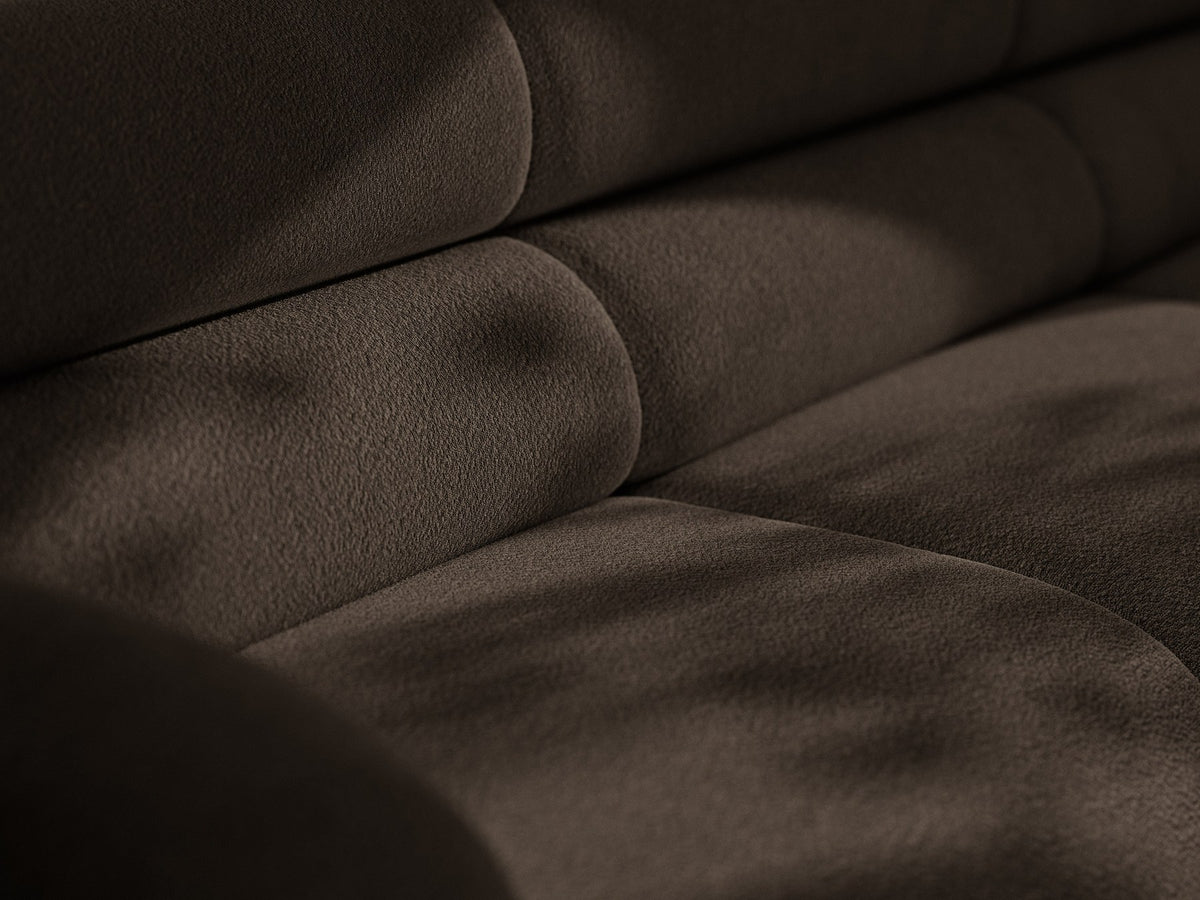 Modulares Sofa Neo von Micadoni in Dunkles olivgrün mit strukturiertem Bouclé-Stoffbezug, schwarzen Kunststoffbeinen und hoher Rückenlehne.