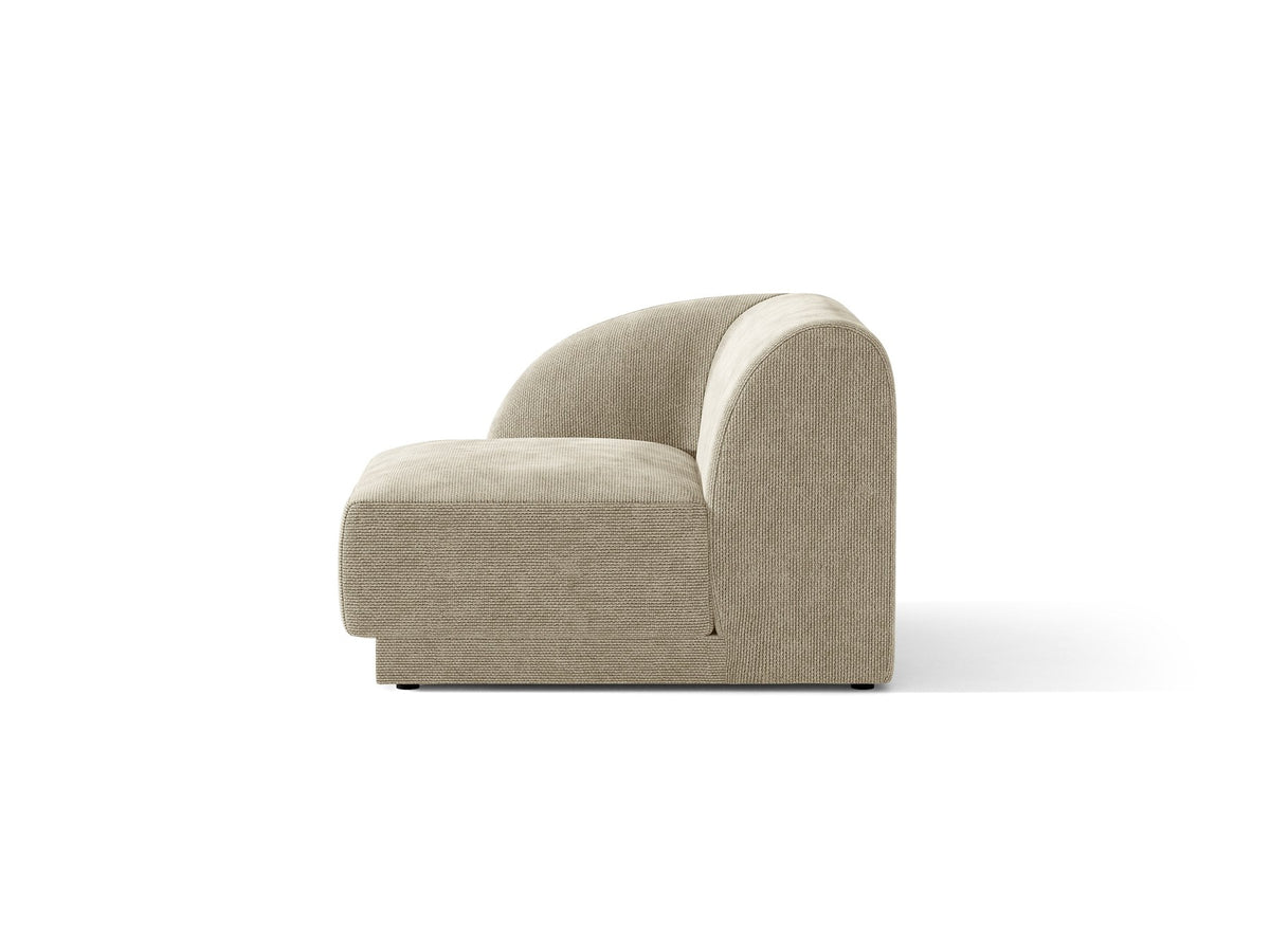 Dunkelbeiger Einsitzer aus der modularen Miley-Sofa-Serie von Micadoni, Bezug aus Bluvel-Stoff, schwarze Kunststofffüsse, kompakte quadratische Form.