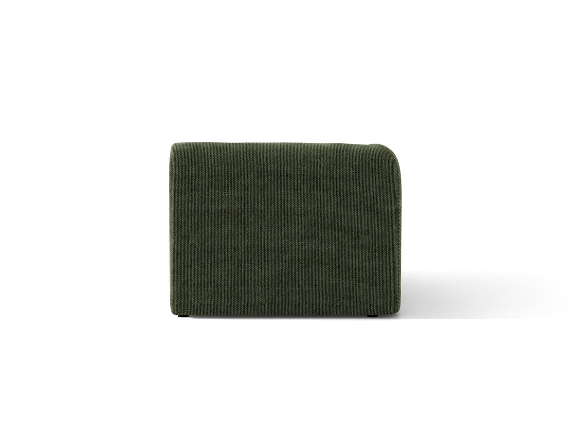 Dunkelbeiger Einsitzer aus der modularen Miley-Sofa-Serie von Micadoni, Bezug aus Bluvel-Stoff, schwarze Kunststofffüsse, kompakte quadratische Form.