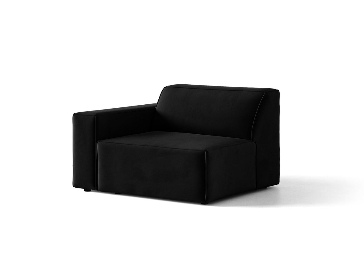 Modulares Sofa-Element Jodie von Micadoni in leichtem Beige mit Venus-Samtstoff, schwarzen Kunststoffbeinen und niedriger Rückenlehne.