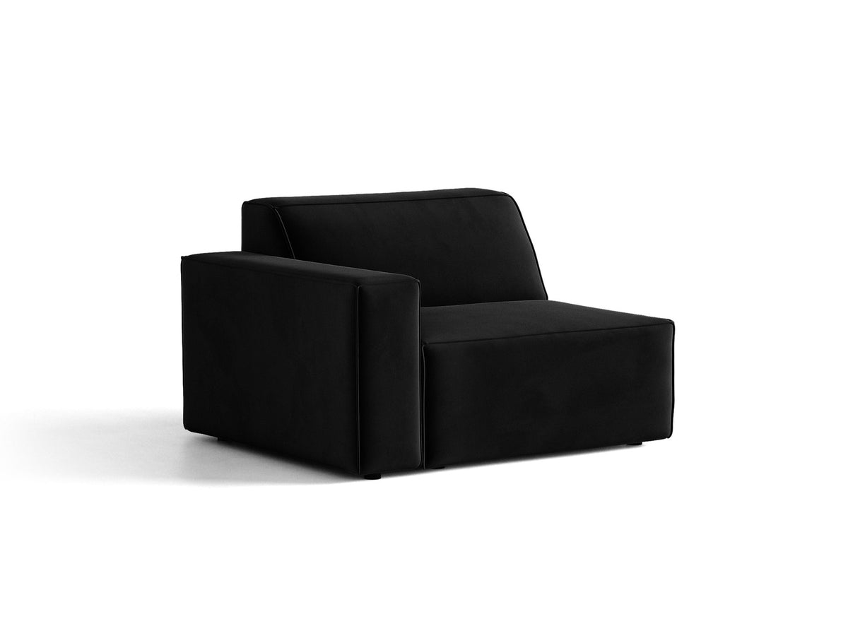 Modulares Sofa-Element Jodie von Micadoni in leichtem Beige mit Venus-Samtstoff, schwarzen Kunststoffbeinen und niedriger Rückenlehne.