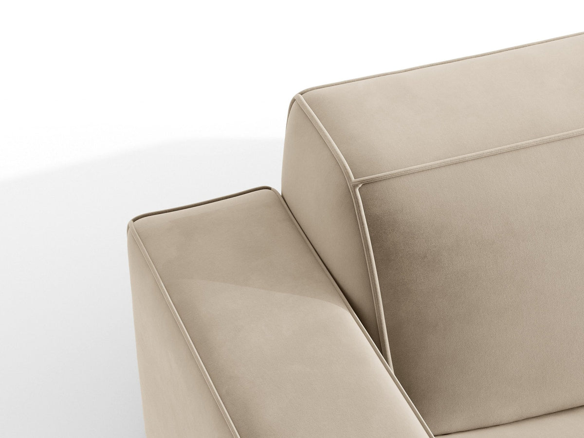 Modulares Sofa-Element Jodie von Micadoni in leichtem Beige mit Venus-Samtstoff, schwarzen Kunststoffbeinen und niedriger Rückenlehne.