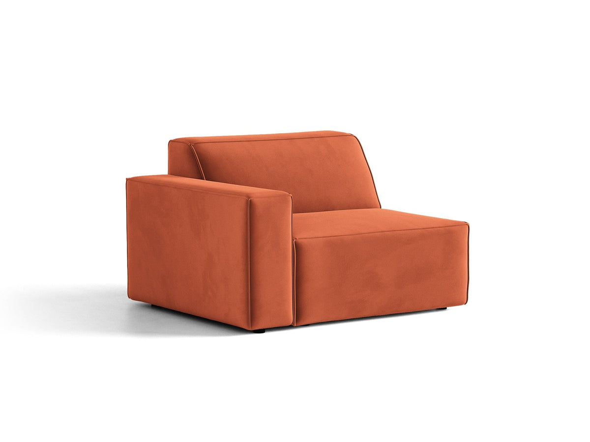 Modulares Sofa-Element Jodie von Micadoni in leichtem Beige mit Venus-Samtstoff, schwarzen Kunststoffbeinen und niedriger Rückenlehne.