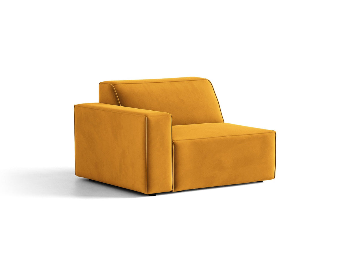 Modulares Sofa-Element Jodie von Micadoni in leichtem Beige mit Venus-Samtstoff, schwarzen Kunststoffbeinen und niedriger Rückenlehne.