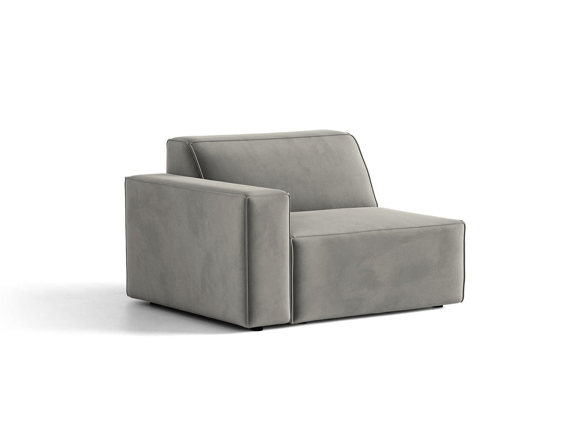 Modulares Sofa-Element Jodie von Micadoni in leichtem Beige mit Venus-Samtstoff, schwarzen Kunststoffbeinen und niedriger Rückenlehne.