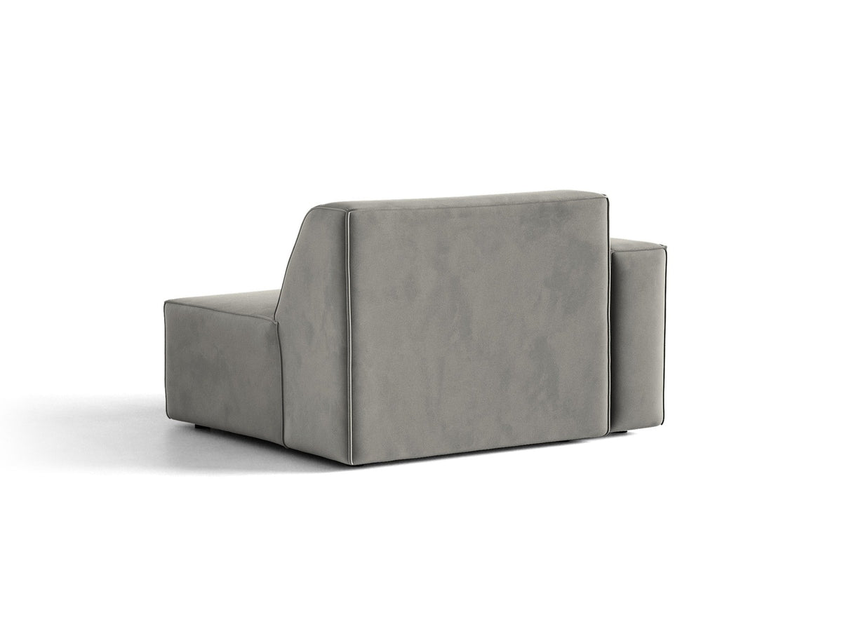 Modulares Sofa-Element Jodie von Micadoni in leichtem Beige mit Venus-Samtstoff, schwarzen Kunststoffbeinen und niedriger Rückenlehne.