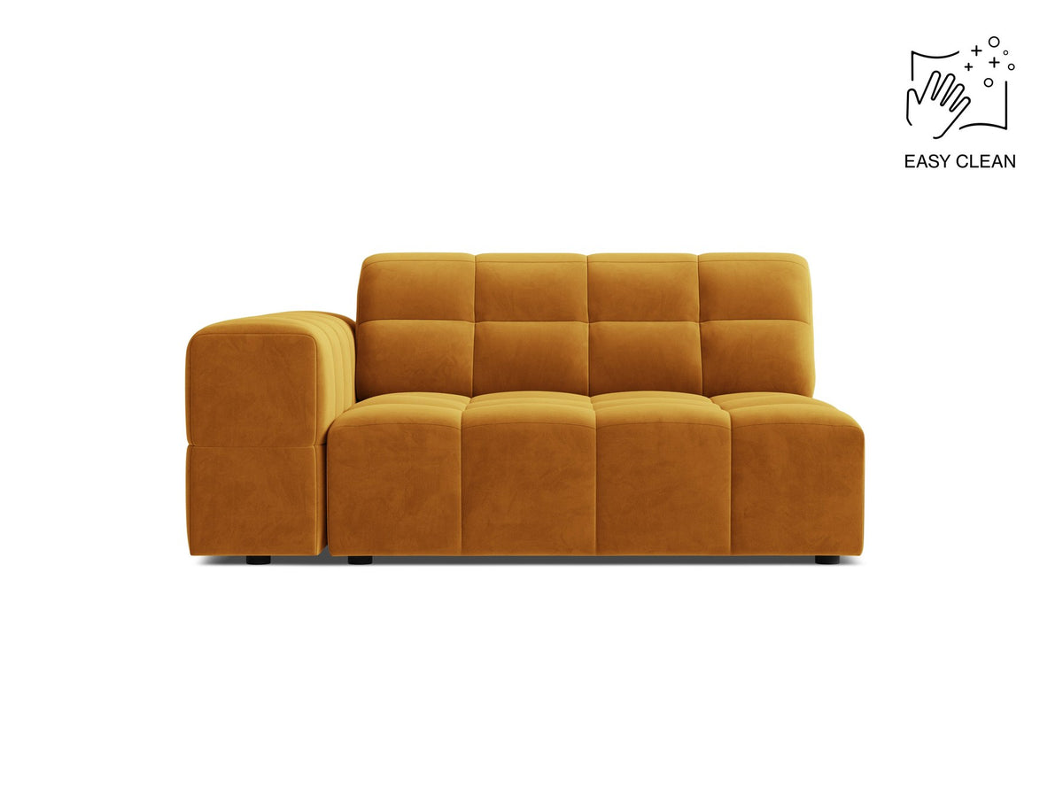 Modulares Sofa Jennifer von Micadoni in Leichtes beige mit Chenille-Bezug Eden, schwarzen Kunststoffbeinen und niedriger Rückenlehne.