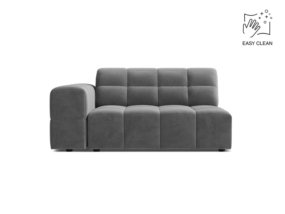 Modulares Sofa Jennifer von Micadoni in Leichtes beige mit Chenille-Bezug Eden, schwarzen Kunststoffbeinen und niedriger Rückenlehne.
