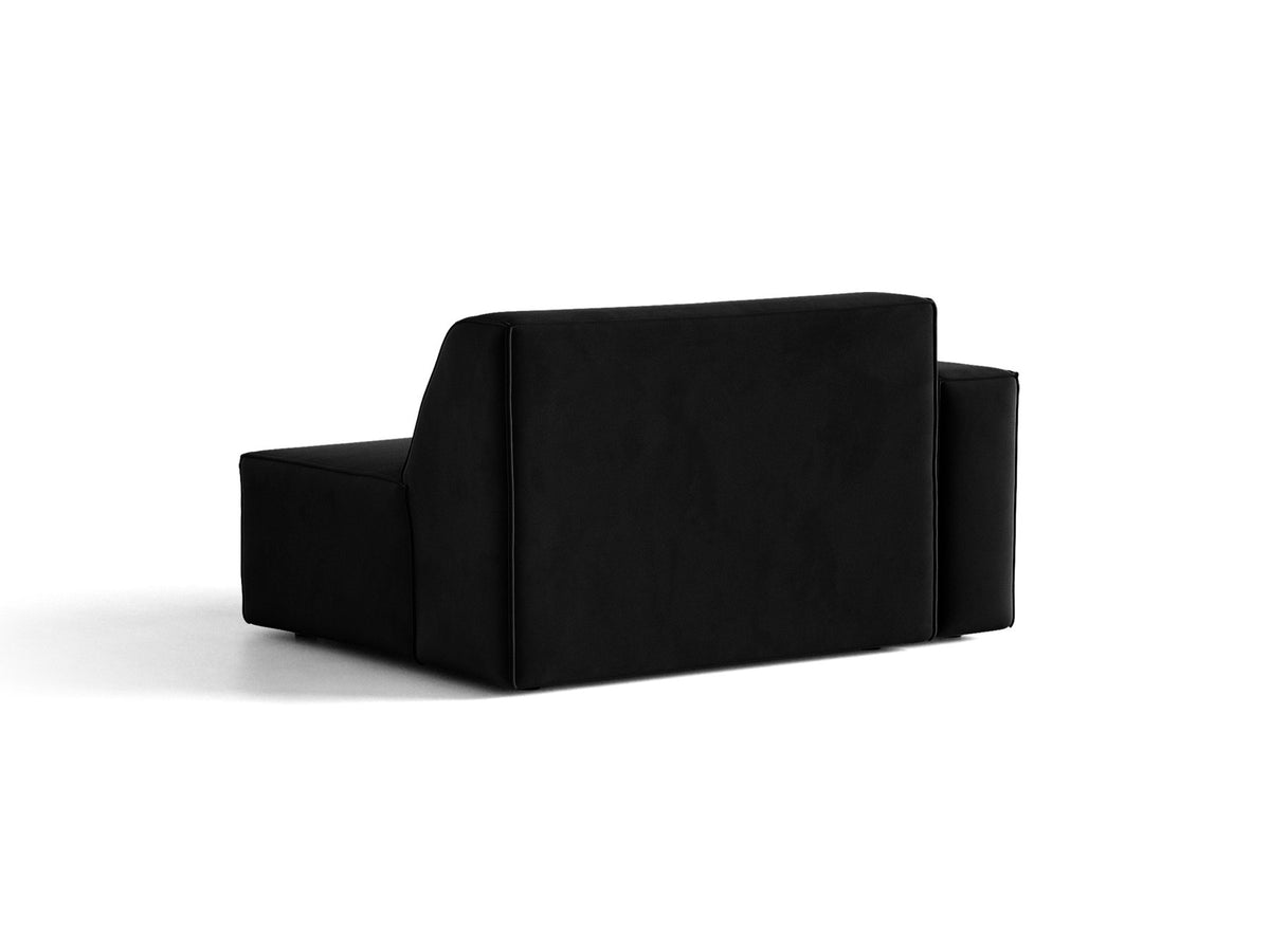 Modulares Sofa-Element Jodie von Micadoni in Leichtes Beige mit Venus Samtstoff, schwarzen Kunststoffbeinen und niedriger Rückenlehne.