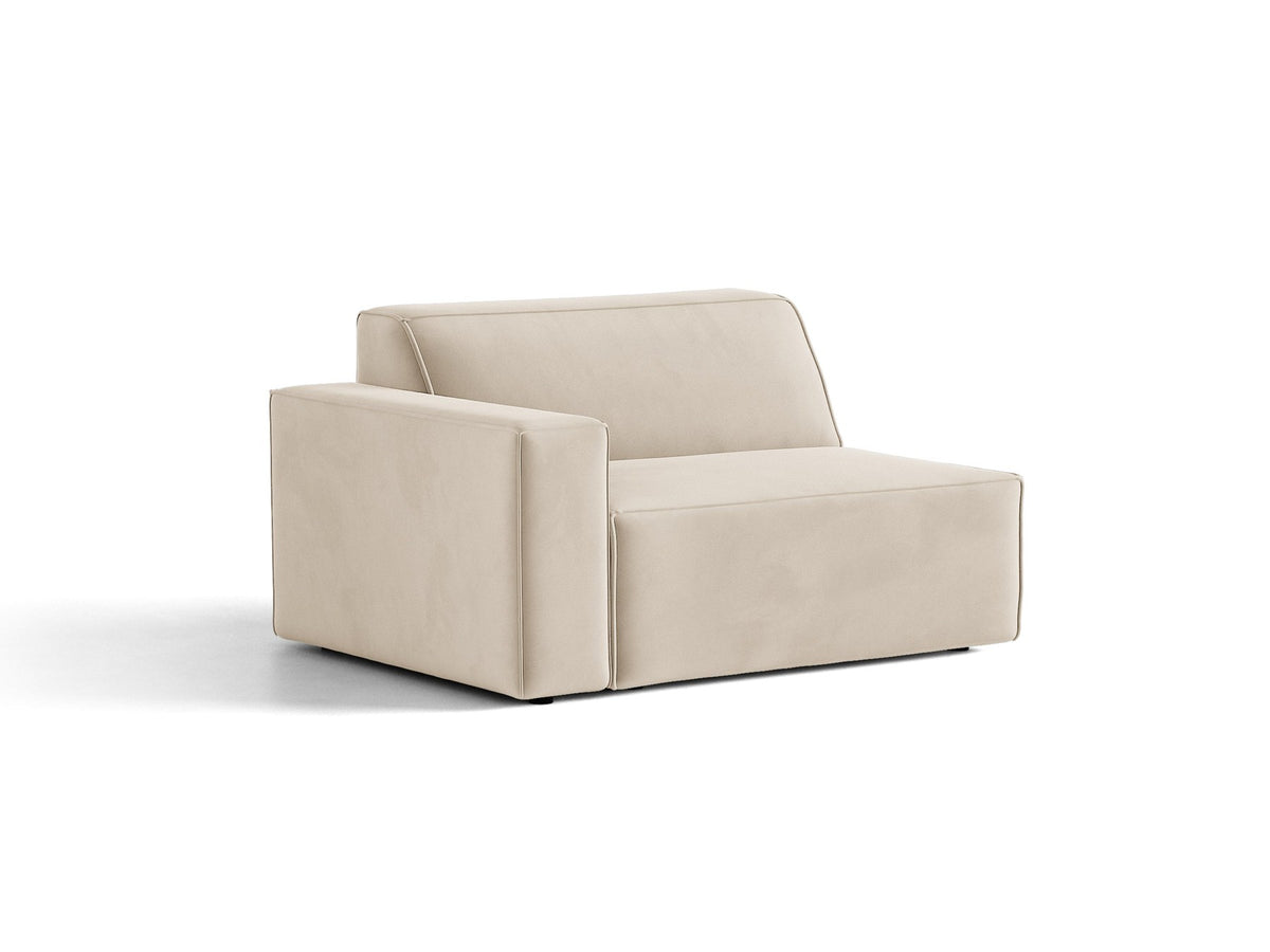 Modulares Sofa-Element Jodie von Micadoni in Leichtes Beige mit Venus Samtstoff, schwarzen Kunststoffbeinen und niedriger Rückenlehne.