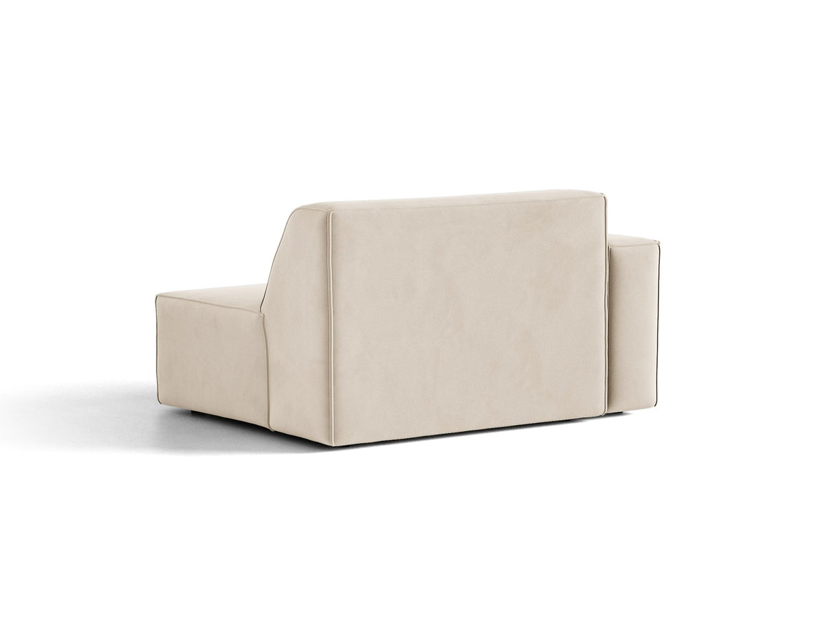 Modulares Sofa-Element Jodie von Micadoni in Leichtes Beige mit Venus Samtstoff, schwarzen Kunststoffbeinen und niedriger Rückenlehne.