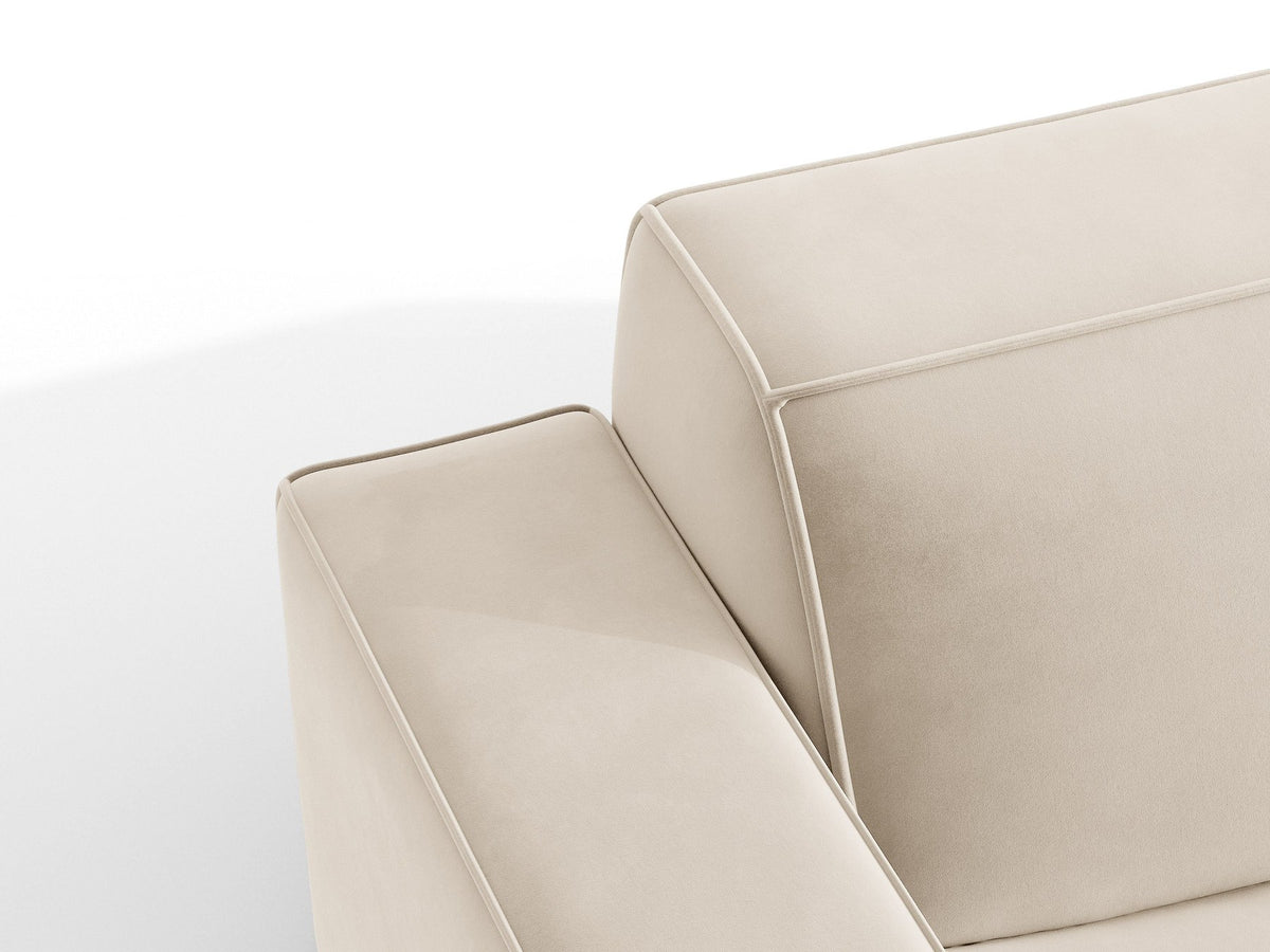 Modulares Sofa-Element Jodie von Micadoni in Leichtes Beige mit Venus Samtstoff, schwarzen Kunststoffbeinen und niedriger Rückenlehne.