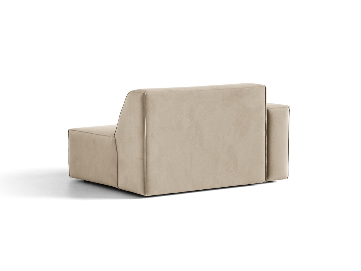 Modulares Sofa-Element Jodie von Micadoni in Leichtes Beige mit Venus Samtstoff, schwarzen Kunststoffbeinen und niedriger Rückenlehne.