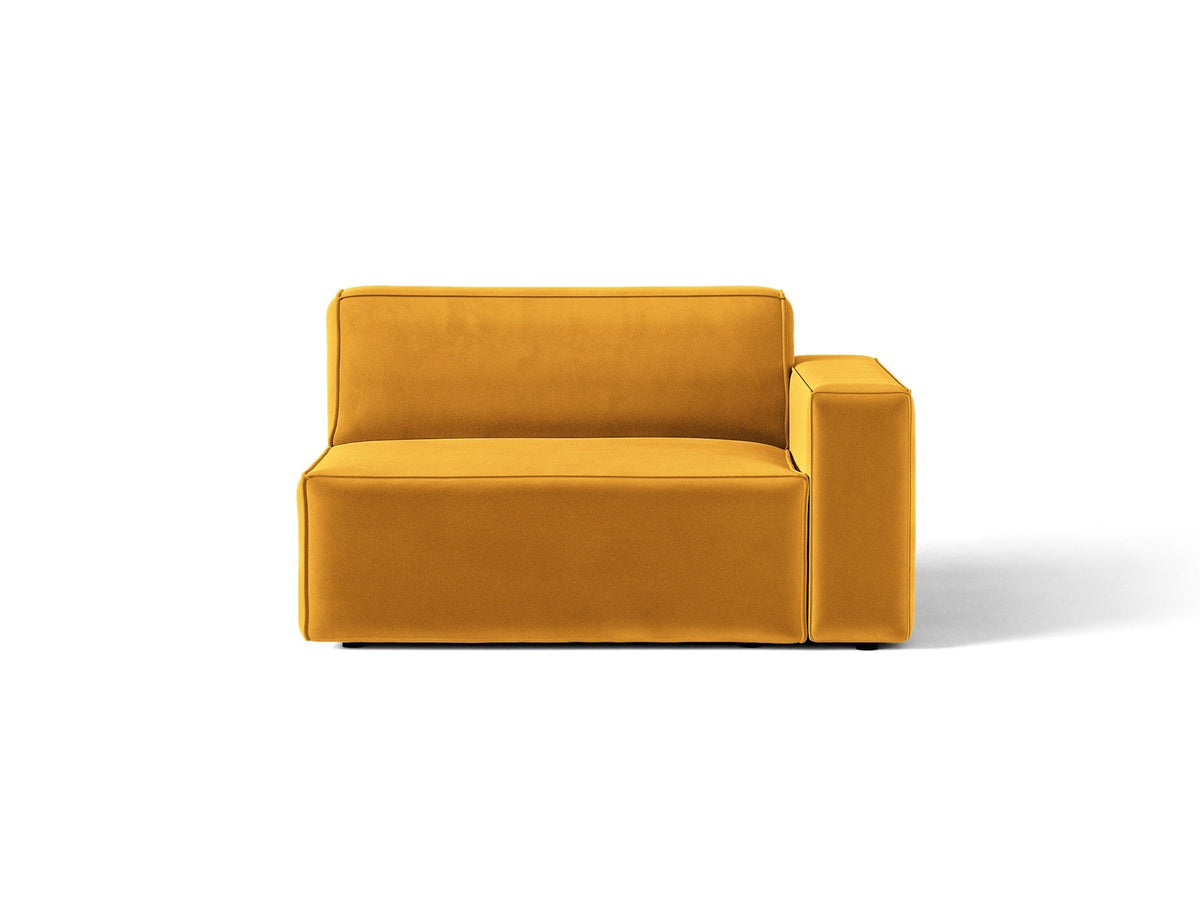 Modulares Sofa Jodie von Micadoni in leichtem Beige, Venus Samtstoff, schwarzen Kunststoffbeinen, rechtsseitige Ausrichtung als Eckmodul.