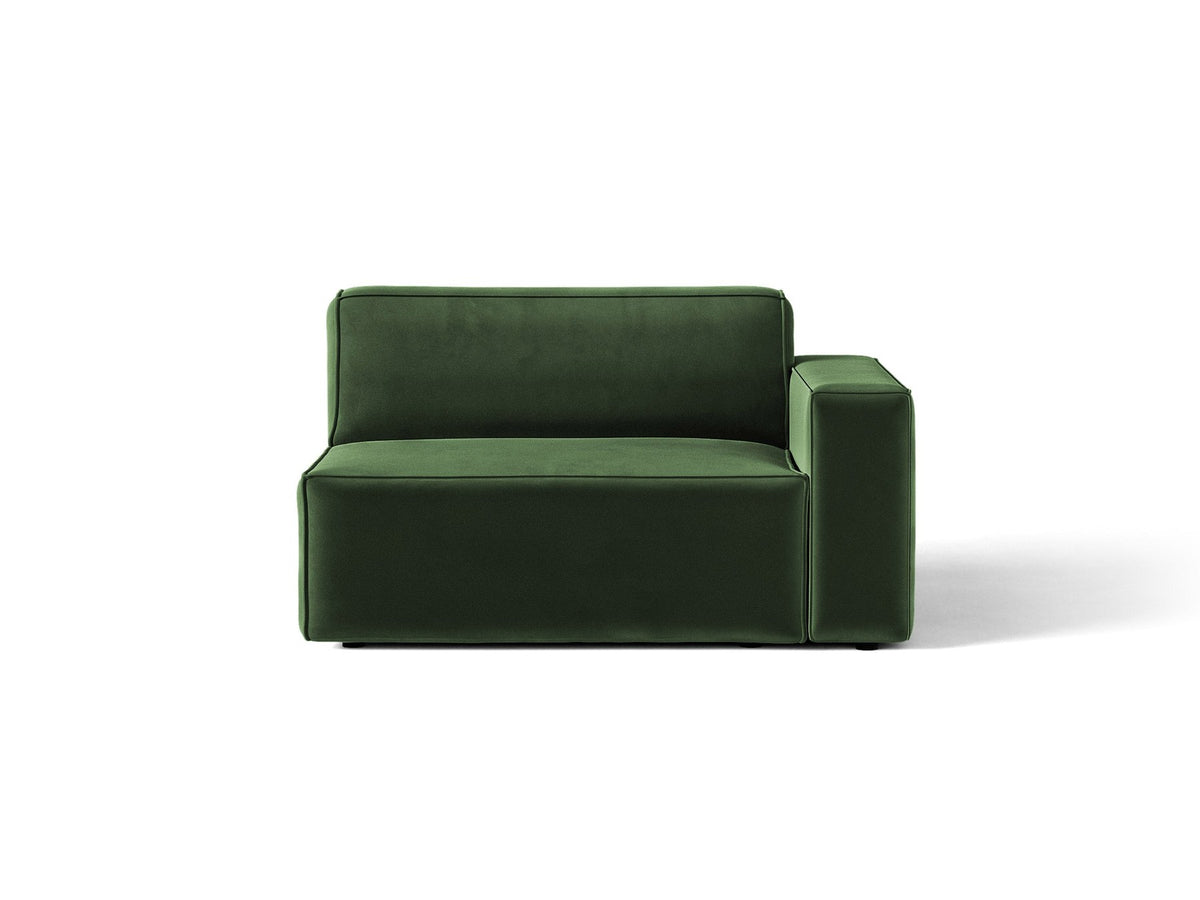 Modulares Sofa Jodie von Micadoni in leichtem Beige, Venus Samtstoff, schwarzen Kunststoffbeinen, rechtsseitige Ausrichtung als Eckmodul.