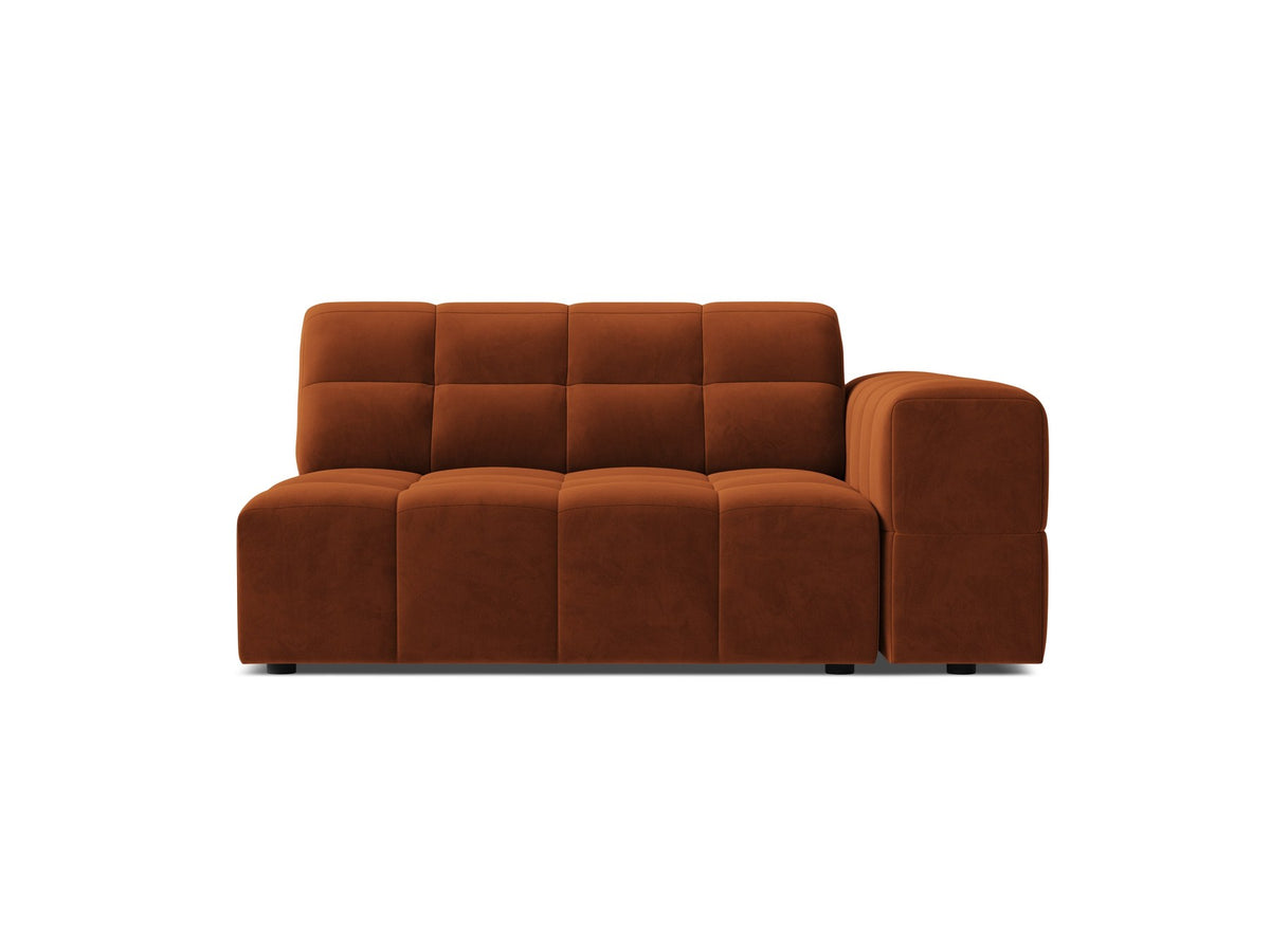 Modulares Sofa Jennifer von Micadoni in leichtem Beige, Bezug aus Eden-Chenille mit 3D-Struktur, schwarze Kunststoffbeine, rechtsseitige Ausrichtung.