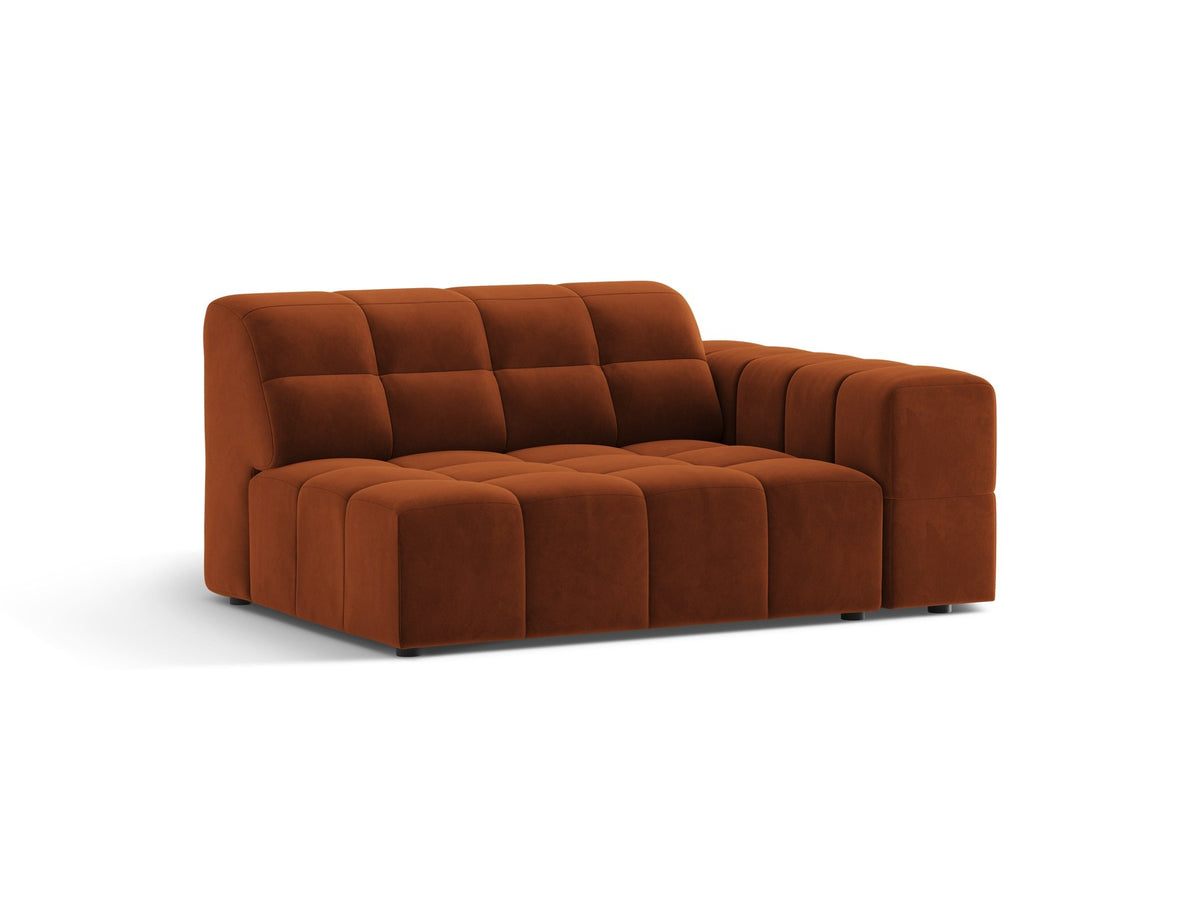 Modulares Sofa Jennifer von Micadoni in leichtem Beige, Bezug aus Eden-Chenille mit 3D-Struktur, schwarze Kunststoffbeine, rechtsseitige Ausrichtung.