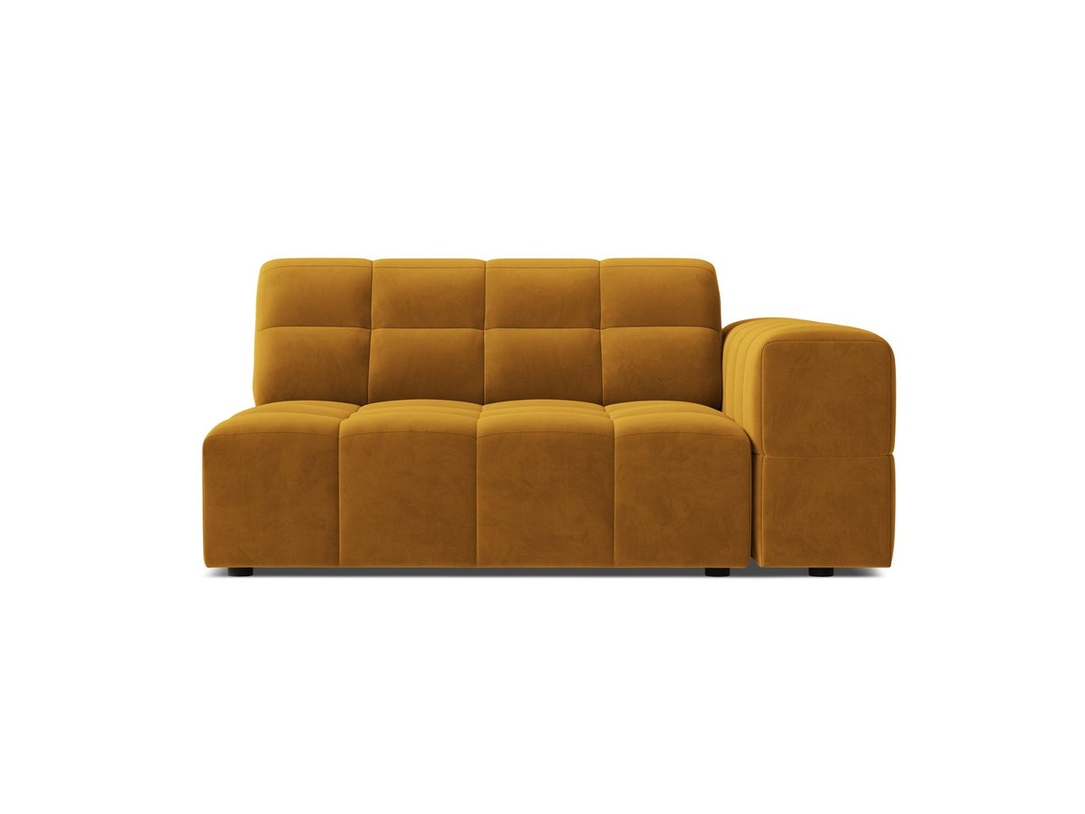 Modulares Sofa Jennifer von Micadoni in leichtem Beige, Bezug aus Eden-Chenille mit 3D-Struktur, schwarze Kunststoffbeine, rechtsseitige Ausrichtung.