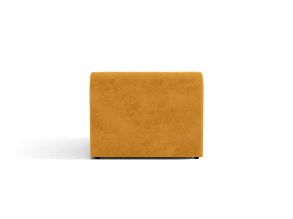 Einsitzer-Modul des Miley Sofas von Micadoni in Dunkelbeige, bezogen mit samtartigem Bluvel-Stoff, mit schwarzen Kunststofffüssen.
