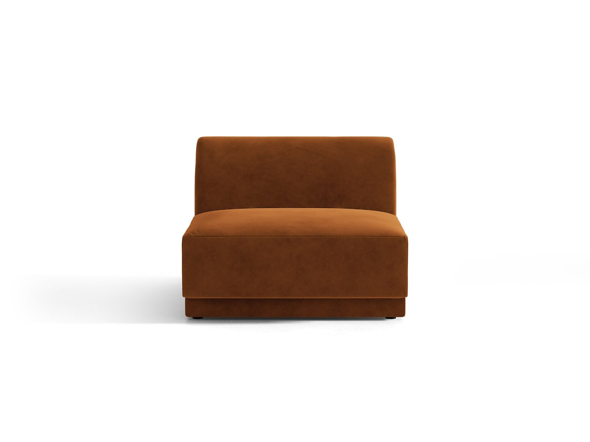 Einsitzer-Modul des Miley Sofas von Micadoni in Dunkelbeige, bezogen mit samtartigem Bluvel-Stoff, mit schwarzen Kunststofffüssen.