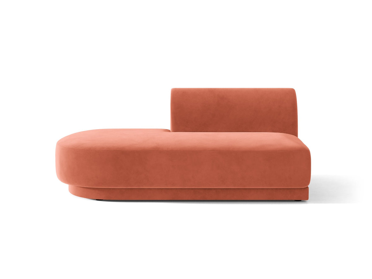 Offener Zweisitzer Miley von Micadoni in Dunkelbeige mit Bluvel-Stoffbezug, schwarzen Kunststoffbeinen und modularer Sofaform.