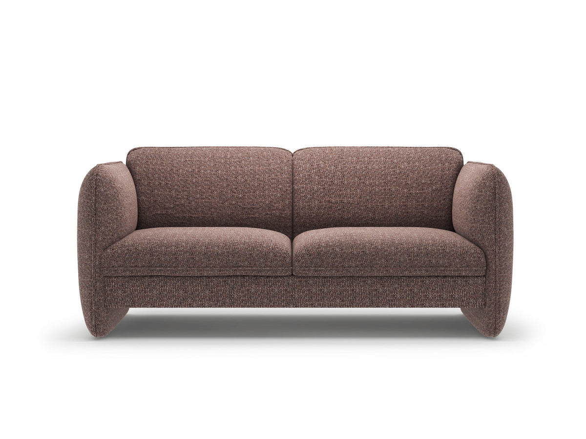 Zweisitzer-Sofa Georgia von Micadoni in Kobalt mit samtigem Bezug, gepolsterten Armlehnen und schwarzen Kunststoffbeinen, Frontalansicht.