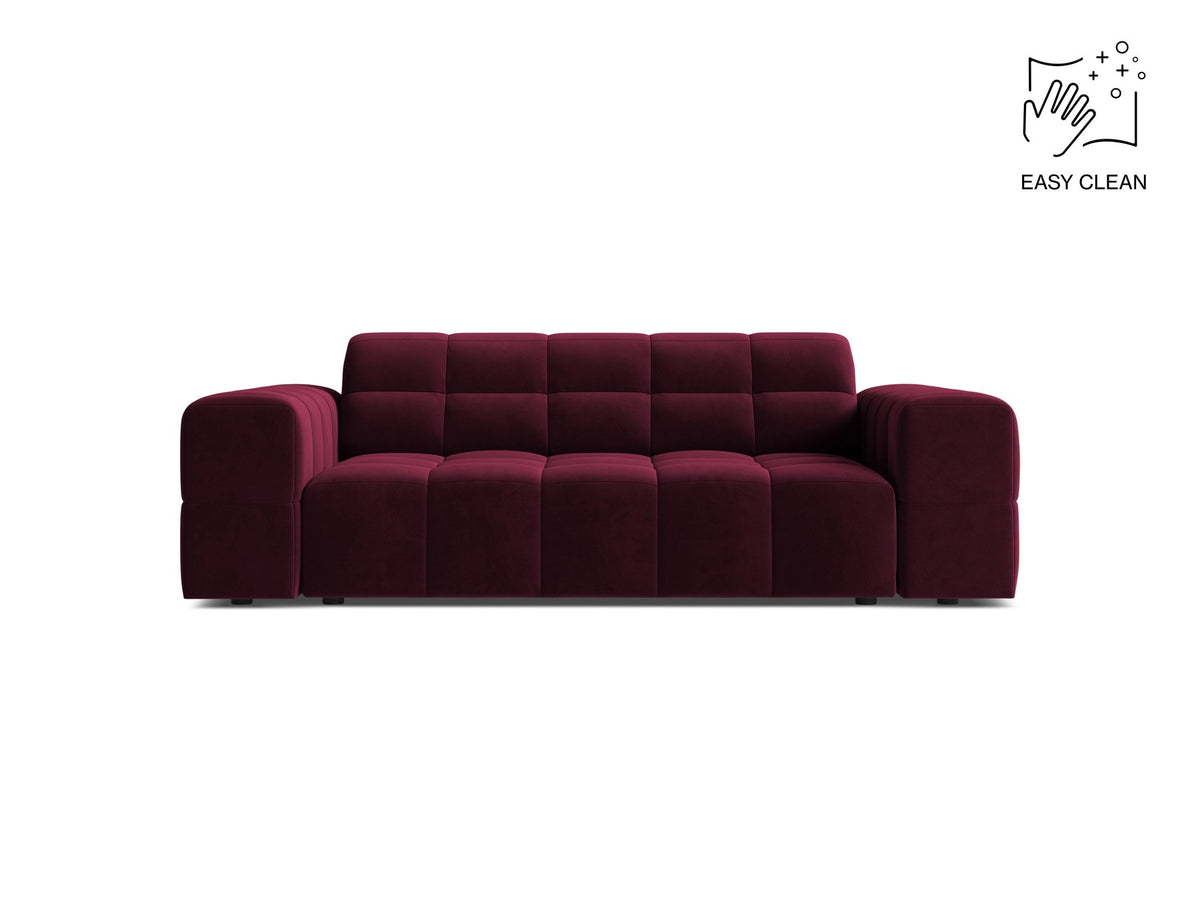 Beiges 2er Sofa Jennifer von Micadoni mit Chenille-Bezug, schwarzen Kunststoffbeinen und gepolsterter Rückenlehne auf hellem Hintergrund fotografiert.