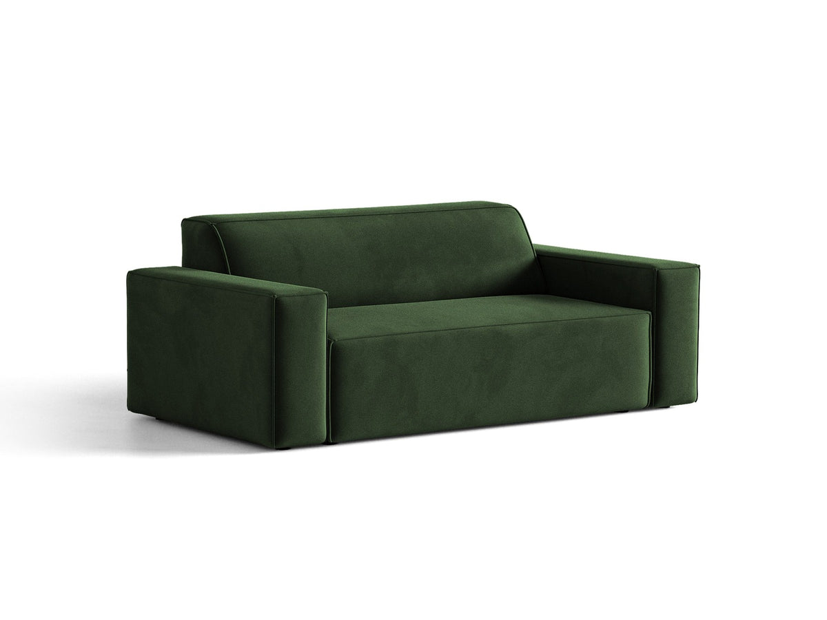 Zweisitzer-Sofa Jodie von Micadoni mit beigem Samtbezug, schwarzen Kunststoffbeinen und gepolsterter Rückenlehne, Frontalansicht.