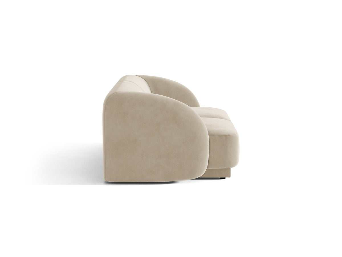 Dunkelbeiges 2er Sofa Miley von Micadoni mit Bluvel-Stoffbezug, schwarzen Kunststoffbeinen und flacher Rückenlehne, freigestellt fotografiert.