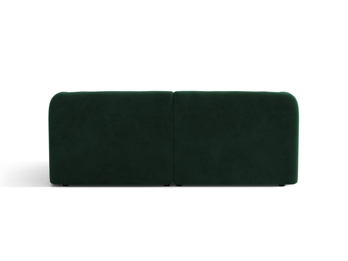 Dunkelbeiges 2er Sofa Miley von Micadoni mit Bluvel-Stoffbezug, schwarzen Kunststoffbeinen und flacher Rückenlehne, freigestellt fotografiert.