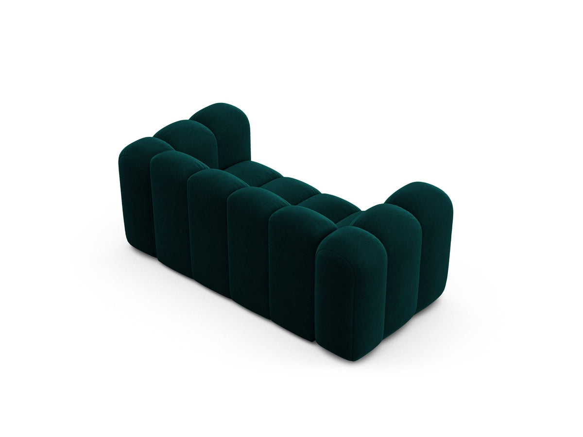 Produktfoto des Lupine Modularen 2er Sofas von Micadoni in leichtem Beige mit Venus-Samtstoff und schwarzen Kunststoffbeinen.