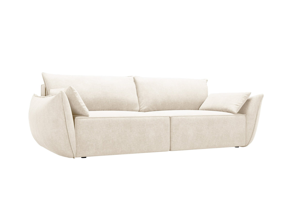 3-Sitzer Sofa Kaelle von Micadoni in leichtem Beige mit Chenille-Bezug, Bettkasten und schwarzen Kunststoffbeinen, Frontalansicht.