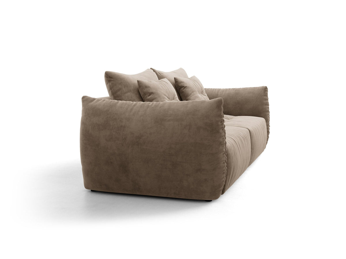 Beiges 3er Sofa Bloom von Micadoni aus samtigem Casino-Stoff mit schwarzen Kunststoffbeinen, ausklappbarer Bettfunktion und Stauraumfach.