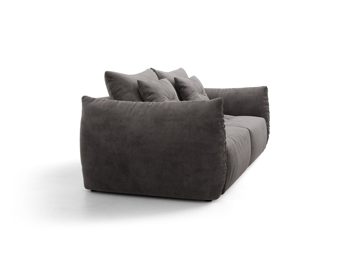 Beiges 3er Sofa Bloom von Micadoni aus samtigem Casino-Stoff mit schwarzen Kunststoffbeinen, ausklappbarer Bettfunktion und Stauraumfach.