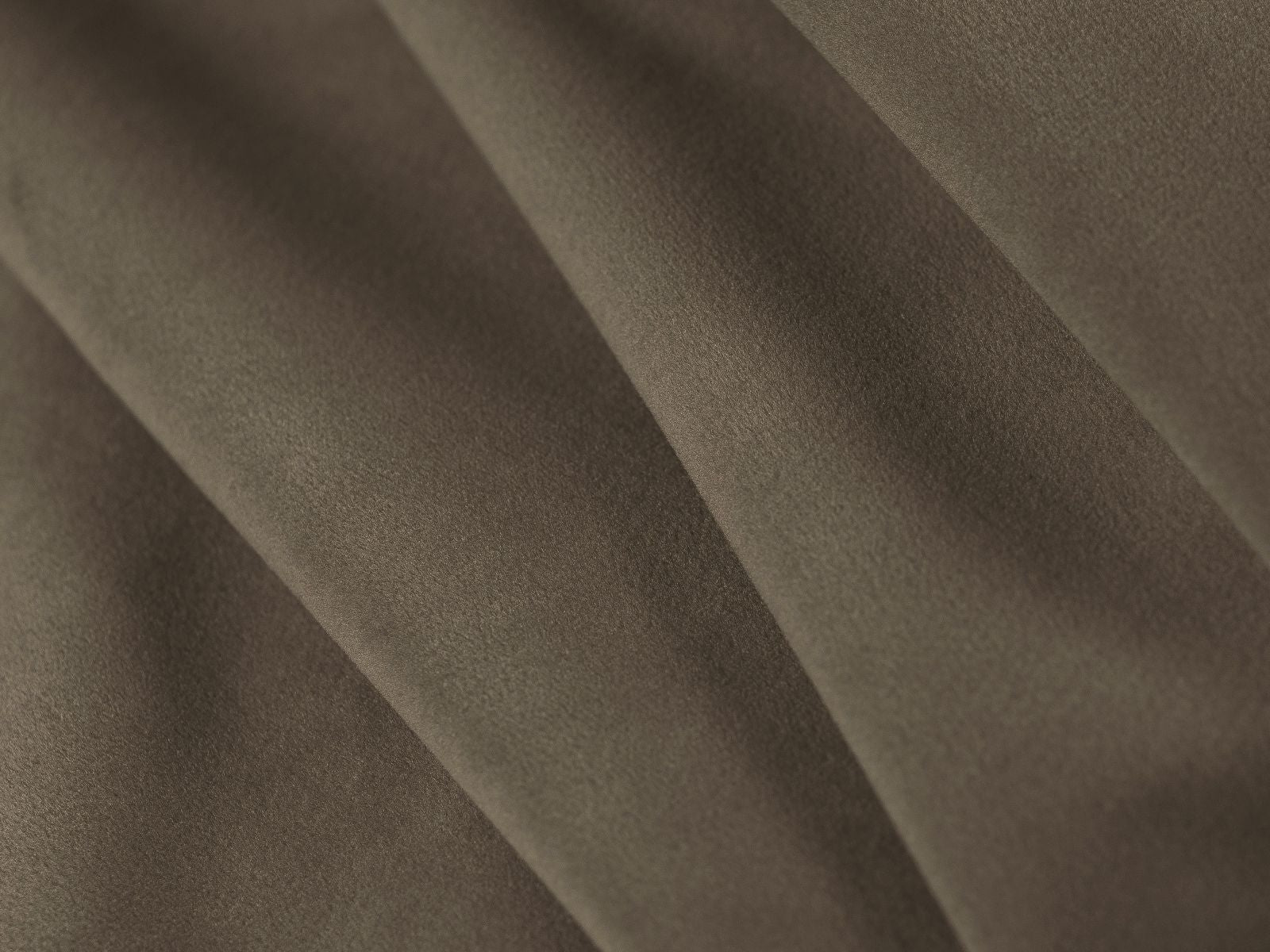 Modernes 3-Sitzer Sofa Bemy in elegantem Grau-Braun, ideal für entspannte Abende und als Schlafgelegenheit mit zusätzlichem Stauraum.