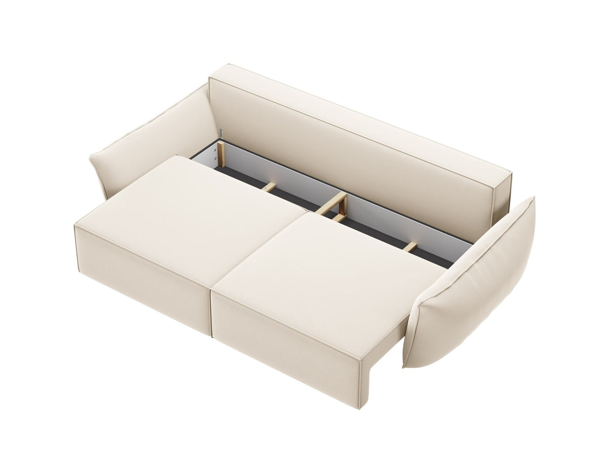 3-Sitzer Sofa Kaelle von Micadoni in leichtem Beige mit Chenille-Bezug, Bettkasten und schwarzen Kunststoffbeinen, Frontalansicht.