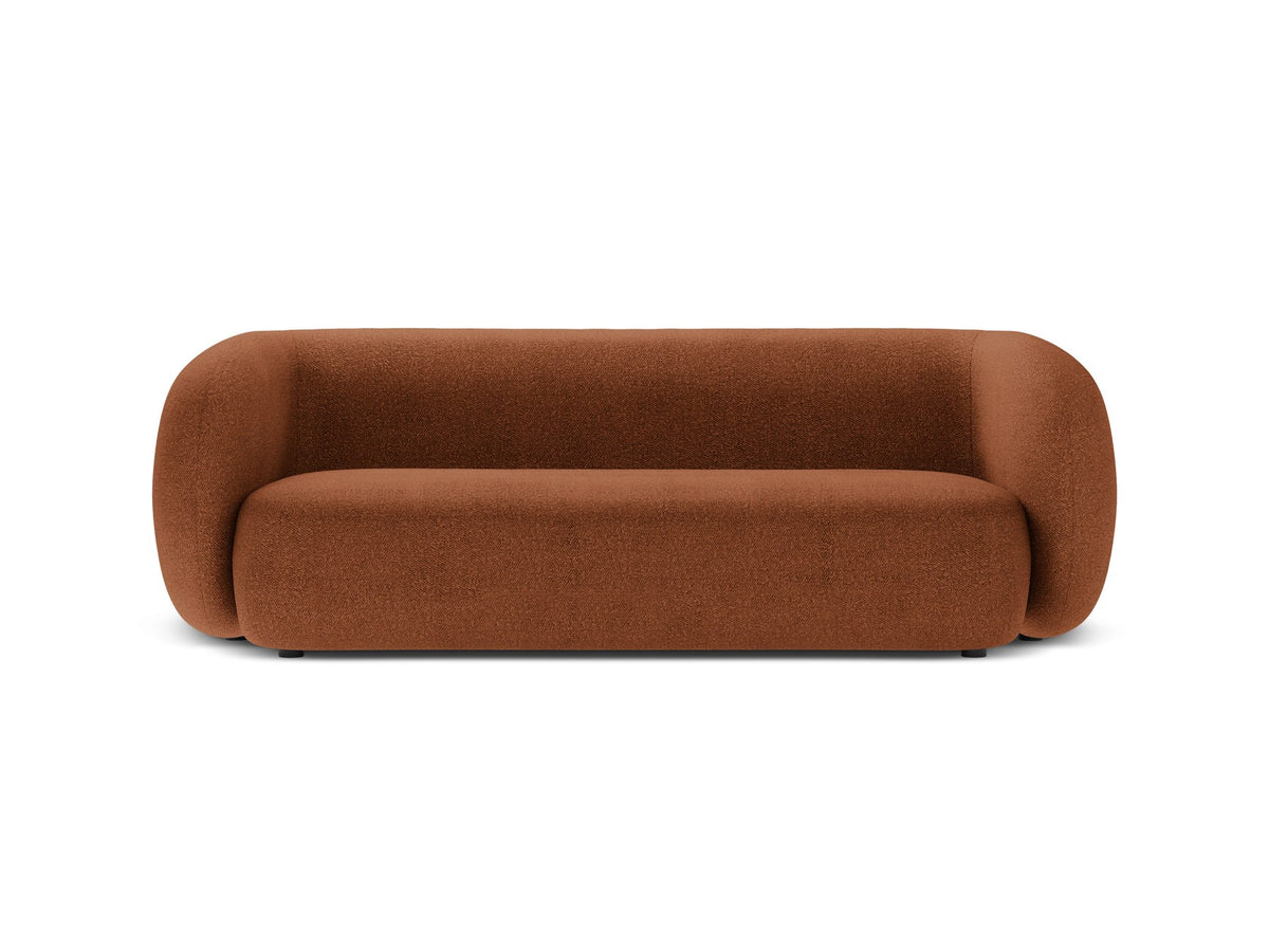 Weisses 3er Sofa Kate von Micadoni mit Bouclé-Stoffbezug, schwarzen Kunststoffbeinen und modularem Aufbau, Frontalansicht.
