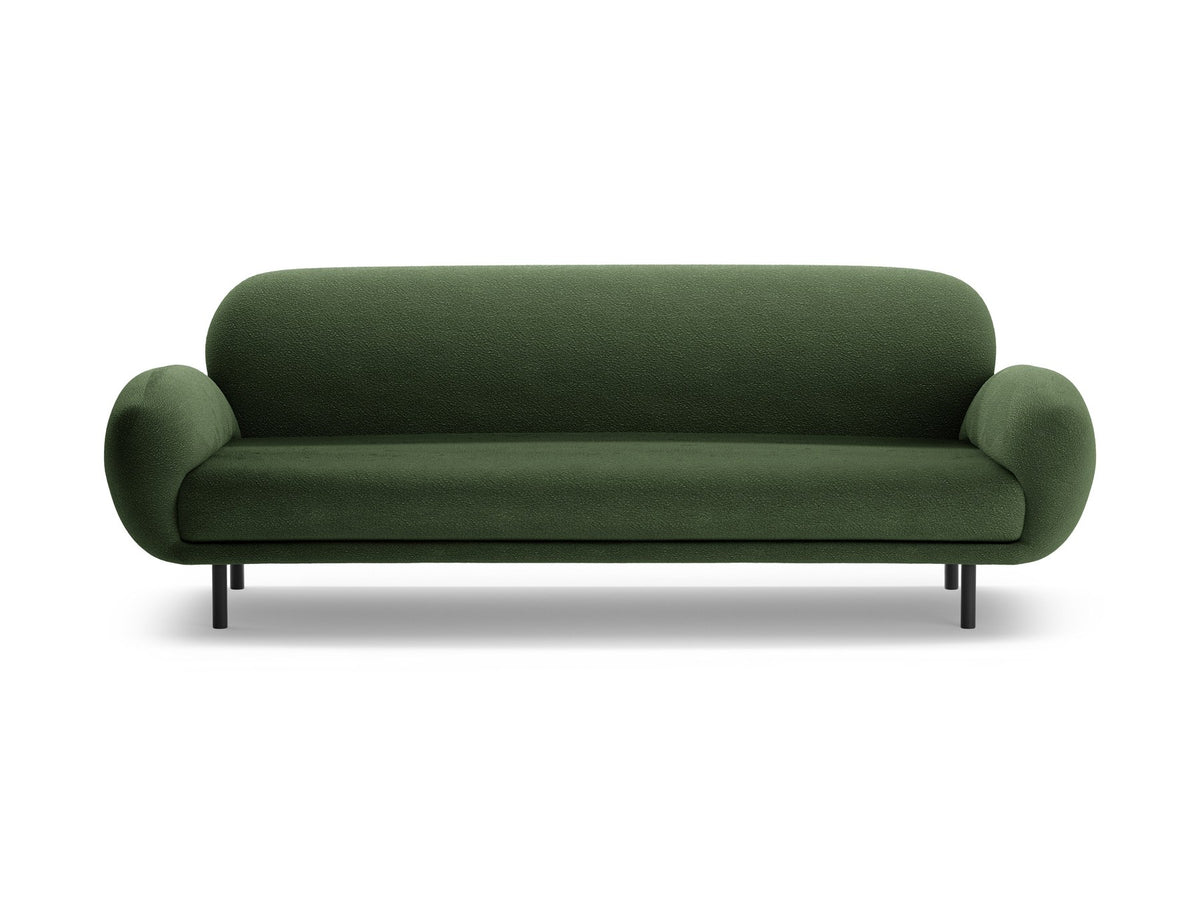 Weisses 3er Sofa Poppy von Micadoni mit strukturiertem Bouclé-Stoff, abgerundeter Silhouette und schlanken schwarzen Metallbeinen.