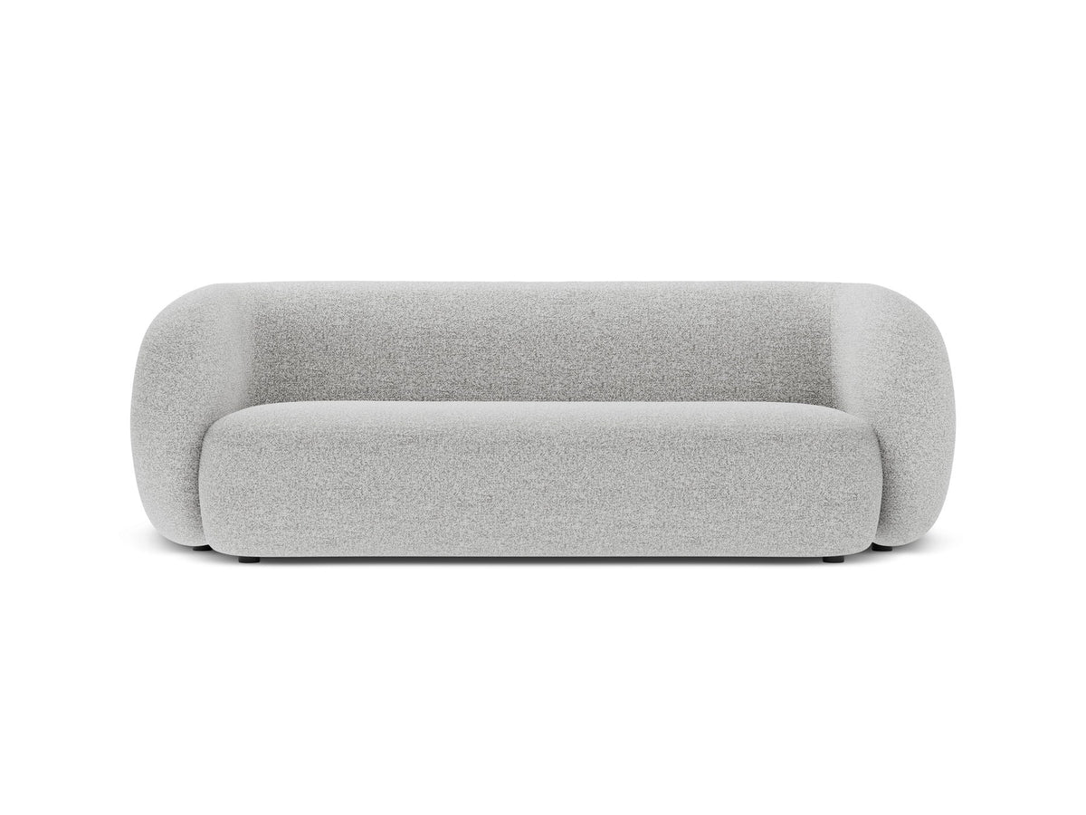 Weisses 3er Sofa Kate von Micadoni mit Bouclé-Stoffbezug, schwarzen Kunststoffbeinen und modularem Aufbau, Frontalansicht.