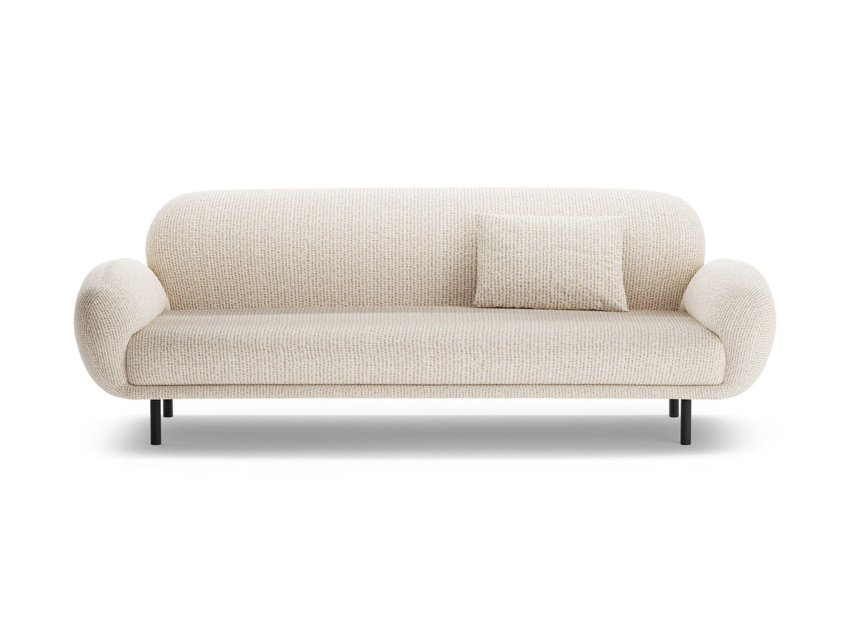 Weisses 3er Sofa Poppy von Micadoni mit strukturiertem Bouclé-Stoff, abgerundeter Silhouette und schlanken schwarzen Metallbeinen.