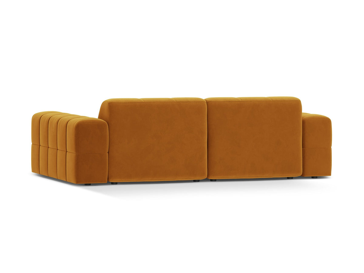 Beige gepolstertes 3er Sofa Jennifer von Micadoni mit schwarzen Kunststoffbeinen und leicht geneigter Rückenlehne, Stoffbezug Bluvel.