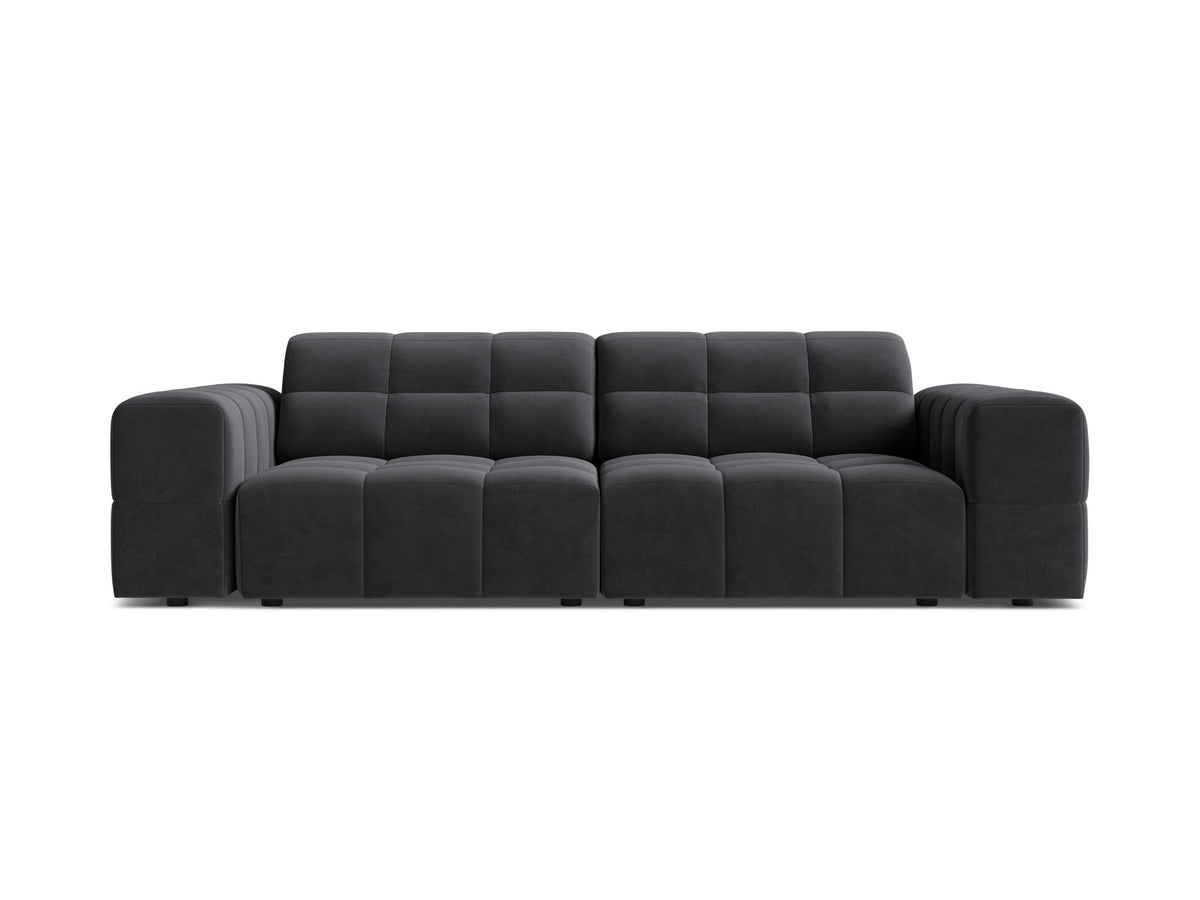 Beige gepolstertes 3er Sofa Jennifer von Micadoni mit schwarzen Kunststoffbeinen und leicht geneigter Rückenlehne, Stoffbezug Bluvel.