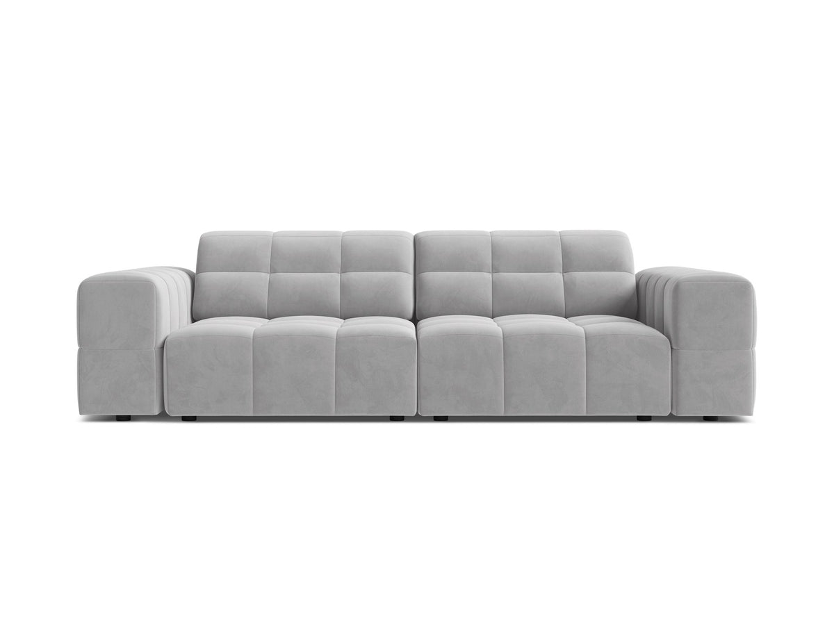 Beige gepolstertes 3er Sofa Jennifer von Micadoni mit schwarzen Kunststoffbeinen und leicht geneigter Rückenlehne, Stoffbezug Bluvel.