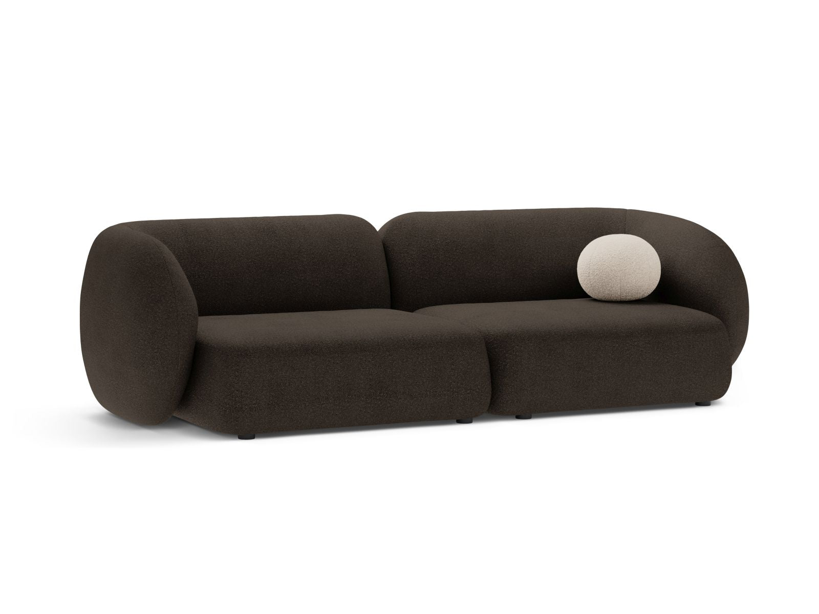 Elegantes 4-Sitzer Sofa Kate in Braun-Baloo, ideal für moderne Wohnräume, bietet Komfort und Stil für die ganze Familie.