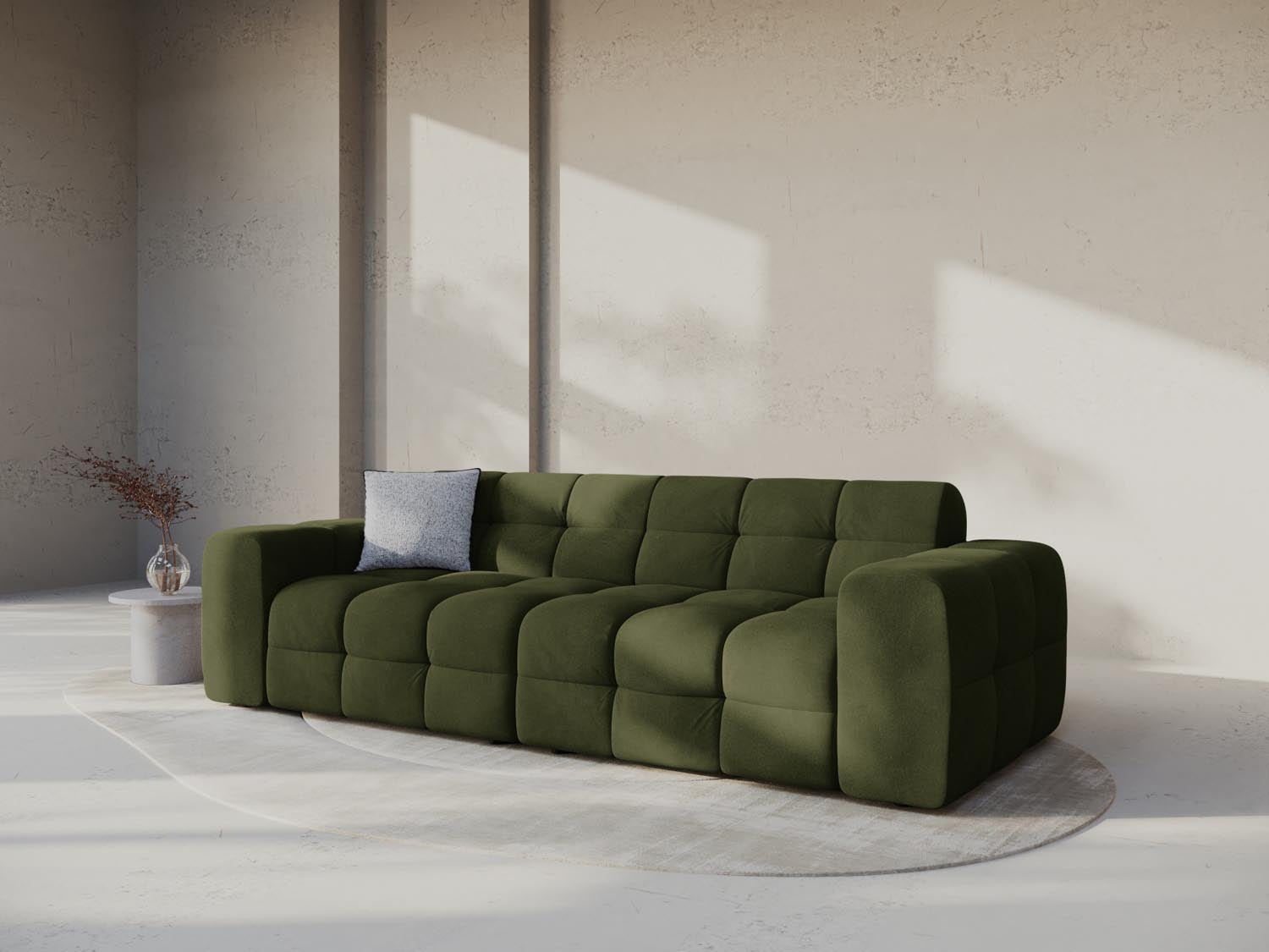 Elegantes Kendal Velour Sofa in Army Green, 4-Sitzer von Micadoni, stilvoll und komfortabel für jedes Wohnzimmer.
