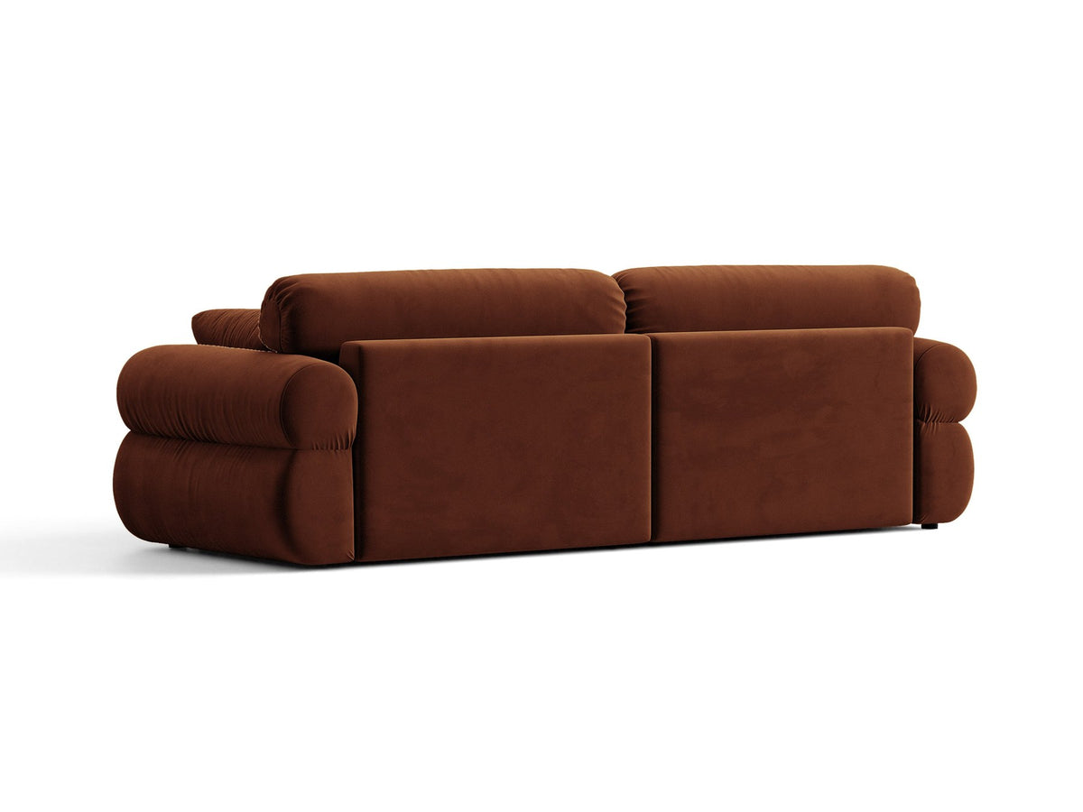 Beiges 4er Sofa Ophelia von Micadoni mit Liberty-Stoffbezug, niedriger Rückenlehne und schwarzen Kunststoffbeinen aus Polypropylen.