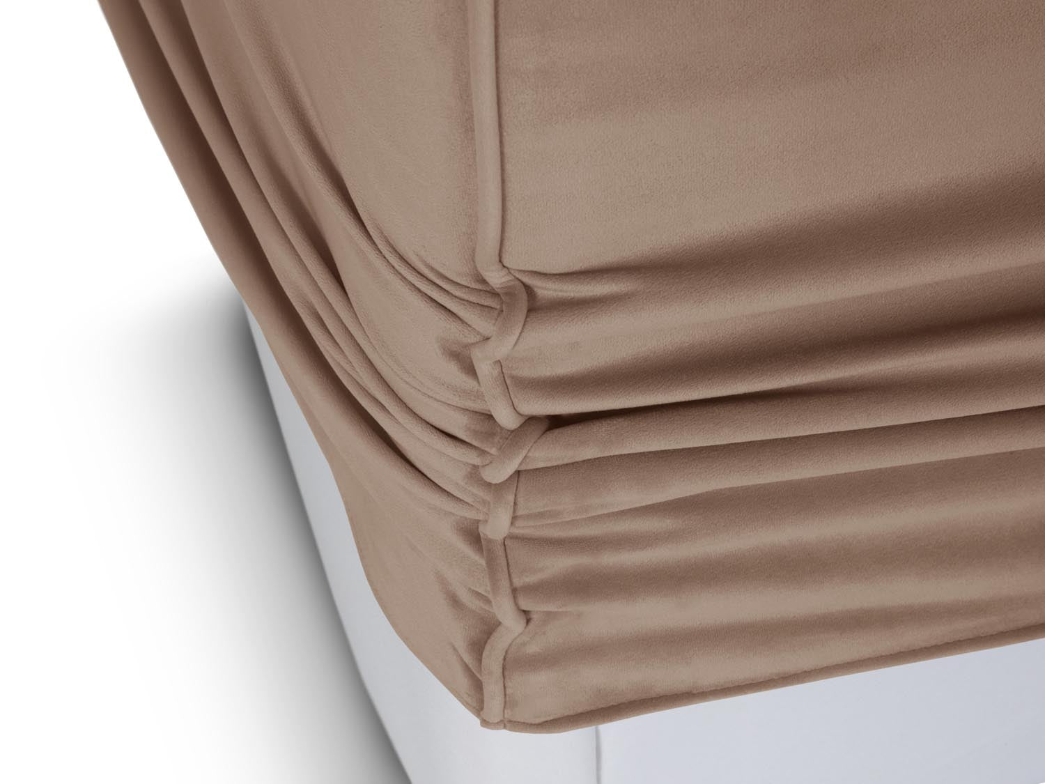 Entdecken Sie das elegante Boho Velour Sofa 4 Sitzer von Micadoni – ideal für Ihr modernes Wohnambiente. Wählen Sie Ihre Wunschfarbe für maximalen Komfort!